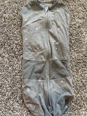 Happiest Baby Gray Star Swaddle